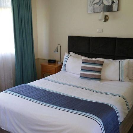 Kaniva Midway Motel Dış mekan fotoğraf